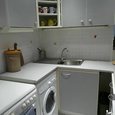 Two Bed In The Heart Of Old Town Easy Walking Distance From The Palais And Beaches 785 Cannes