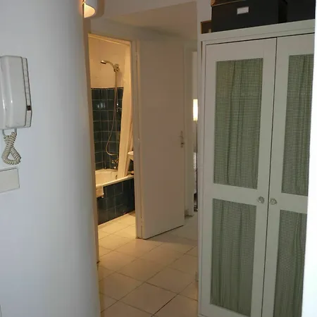 Apartment Two Bed In The Heart Of Old Town Easy Walking Distance From The Palais And Beaches 785 Cannes